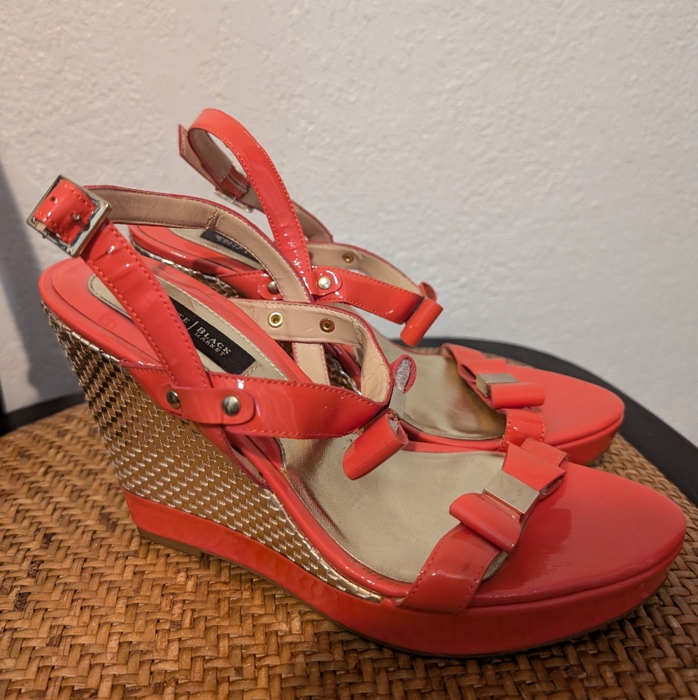 White House black market amerie wedges sandals